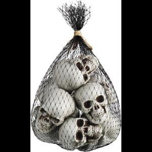 10 Pieces Halloween Skeleton Head Small Mini Skulls for Halloween Party